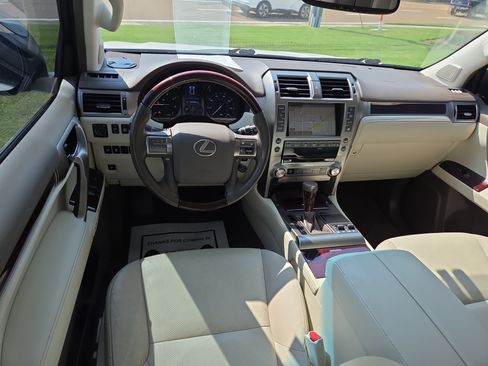 Used 2017 Lexus GX 460 Premium AWD/4WD image 8