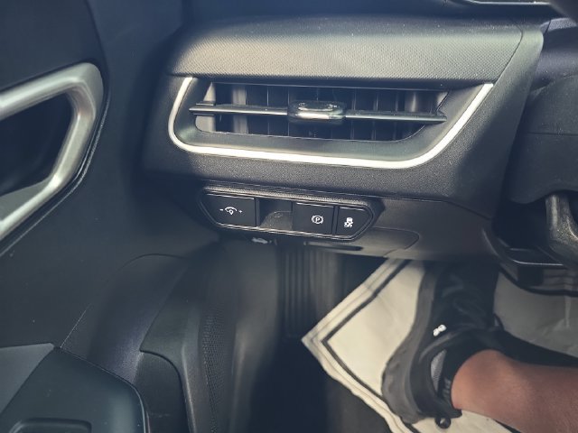 Used 2025 Kia K4 FWD image 20
