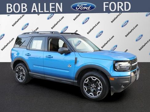 Used 2025 Ford Bronco Sport Outer Banks w/ Outer Banks Tech Package+ AWD/4WD image 2