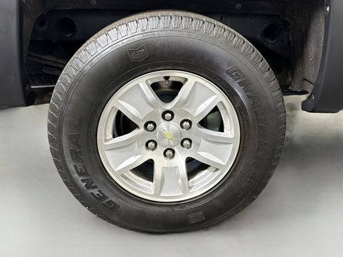 Used 2018 Chevrolet Silverado 1500 LT w/ All Star Edition image 32