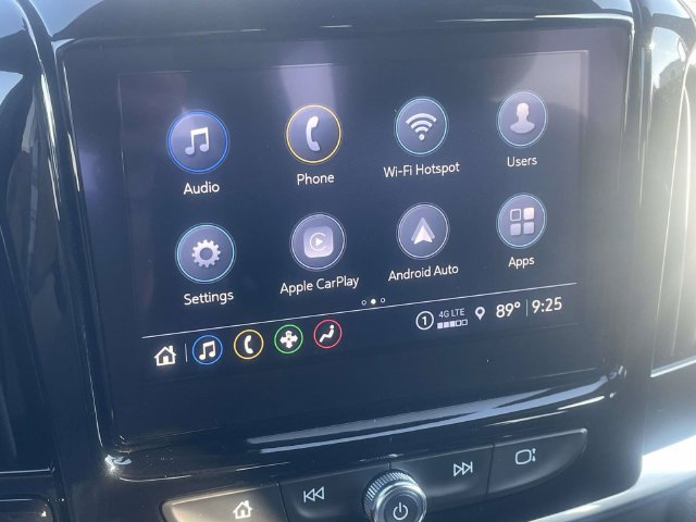 Used 2023 Chevrolet Traverse LT FWD image 17