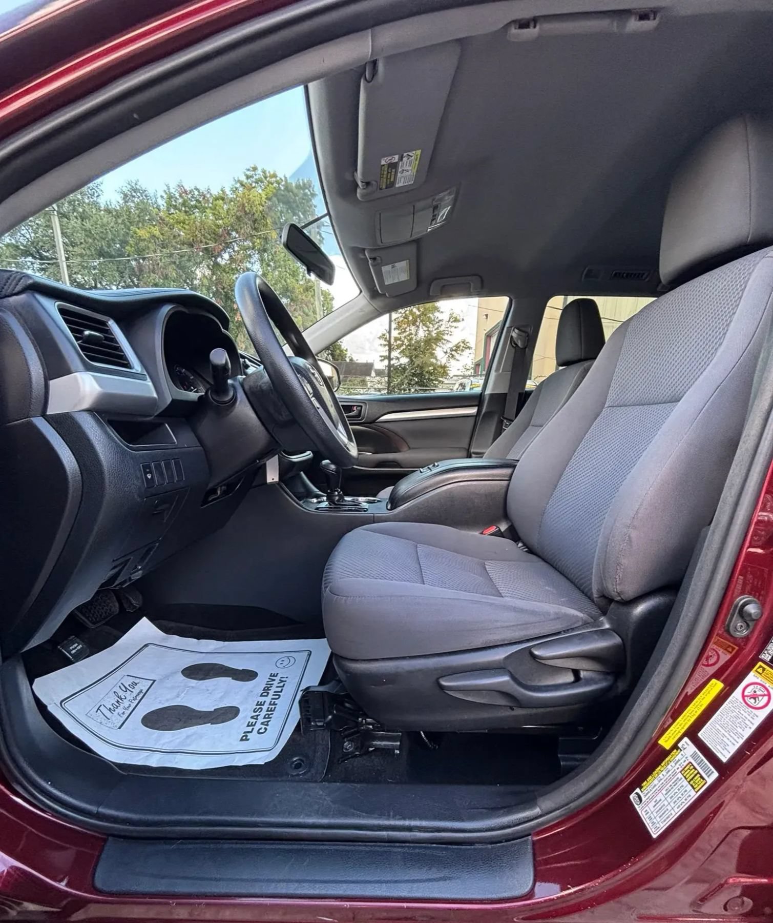 Used 2016 Toyota Highlander LE FWD image 14