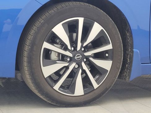 Used 2025 Nissan Sentra SV w/ SV Premium Package image 31