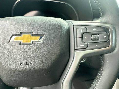 Used 2024 Chevrolet Suburban LT RWD image 18