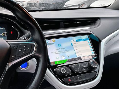 Used 2021 Chevrolet Bolt Premier w/ Infotainment Package image 7