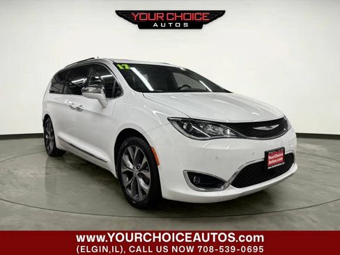 Used 2017 Chrysler Pacifica Limited FWD image 7