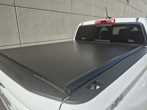 Used 2024 GMC Canyon Elevation w/ Convenience Package image 12