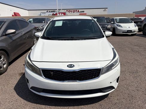 Used 2017 Kia Forte LX FWD image 3