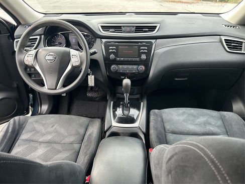 Used 2016 Nissan Rogue S w/ Appearance Package image 21