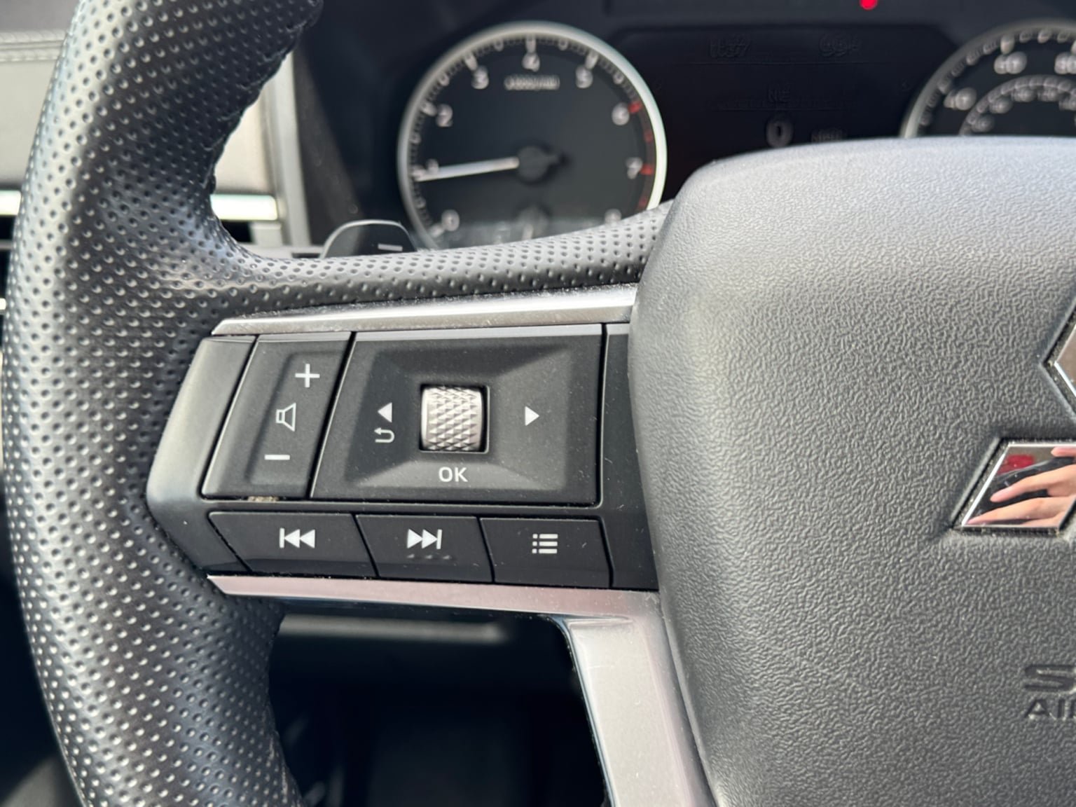 Used 2025 Mitsubishi Outlander SE AWD/4WD image 24