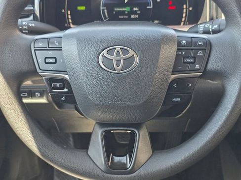 Used 2025 Toyota Camry LE FWD image 26