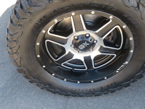 Used 2016 Ford F150 Lariat w/ Equipment Group 502A Luxury AWD/4WD image 16