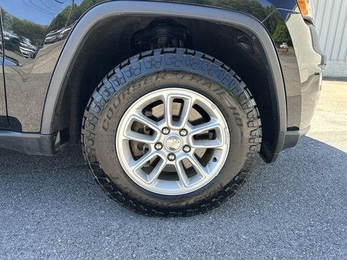 Used 2020 Jeep Grand Cherokee Laredo AWD/4WD image 20