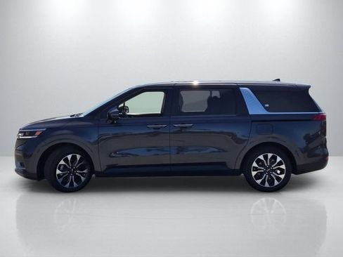 Used 2024 Kia Carnival EX FWD image 7