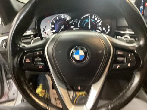 Used 2018 BMW 530e xDrive w/ Premium Package 2 AWD/4WD image 19