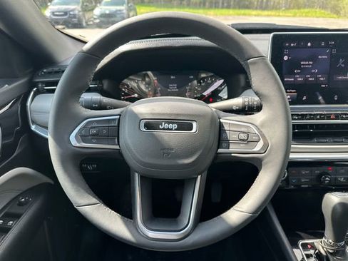 Used 2023 Jeep Compass Limited AWD/4WD image 12