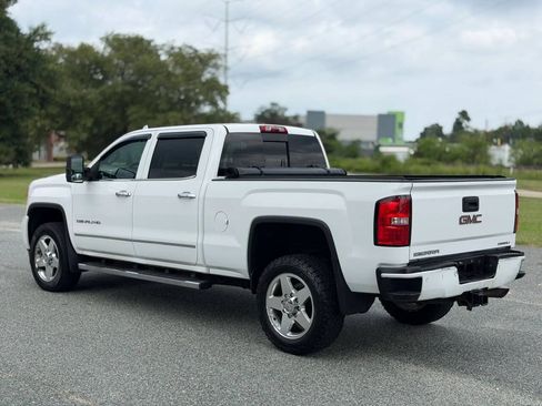 Used 2015 GMC Sierra 2500 Denali w/ Driver Alert Package AWD/4WD image 3