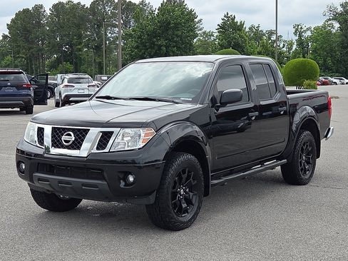 Used 2019 Nissan Frontier SV w/ Value Truck Package AWD/4WD image 2