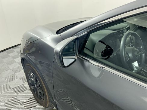 Used 2020 Nissan Rogue Sport S image 10