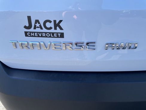 Used 2023 Chevrolet Traverse LT AWD/4WD image 7