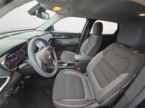 Used 2023 Chevrolet TrailBlazer LT w/ Convenience Package image 9