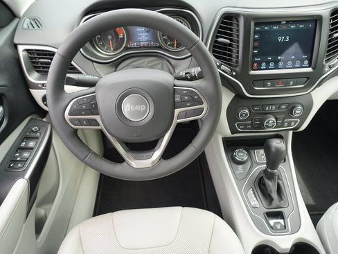 Used 2021 Jeep Cherokee Latitude Lux w/ Comfort/Convenience Group AWD/4WD image 20