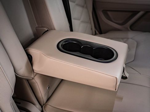 Used 2024 Volkswagen Atlas SE image 41