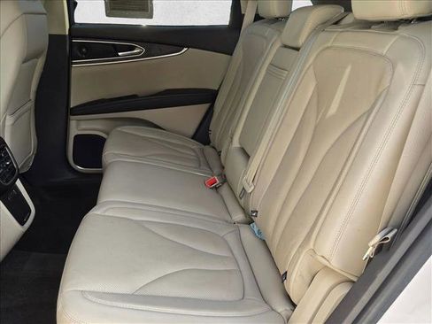 Used 2019 Lincoln Nautilus Reserve image 19