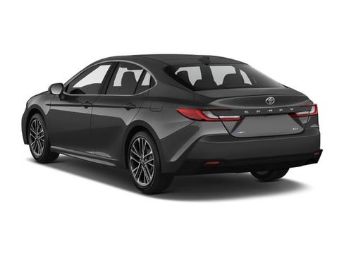 Used 2025 Toyota Camry XLE AWD/4WD image 2