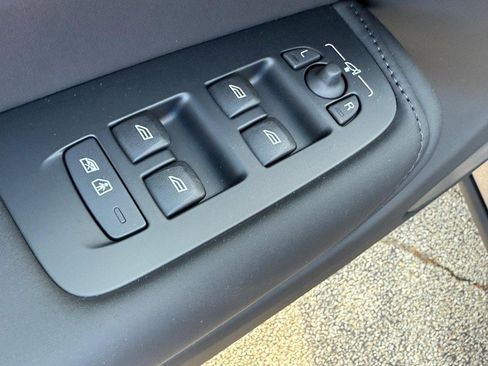 New 2026 Volvo XC60 B5 Plus w/ Protection Package Premier image 9