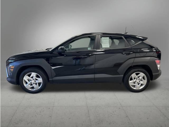 Used 2025 Hyundai Kona SE FWD image 2