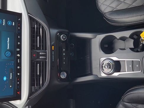 Certified 2023 Ford Escape Platinum w/ Premium Technology Package image 15