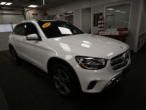 Used 2021 Mercedes-Benz GLC 300 4MATIC image 2