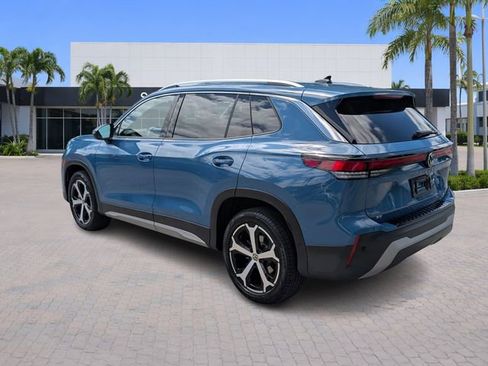 New 2025 Volkswagen Tiguan SE w/ Panoramic Sunroof Package AWD/4WD image 5