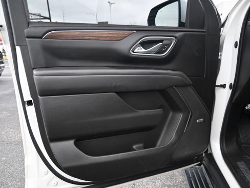 Used 2023 Chevrolet Suburban High Country image 17