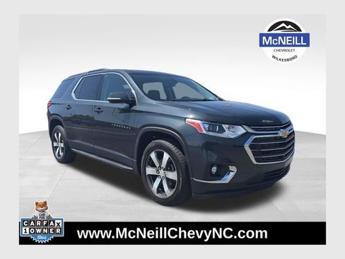 Used 2020 Chevrolet Traverse LT w/ LT Premium Package image 1