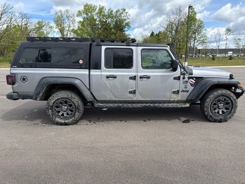 Used 2020 Jeep Gladiator Sport w/ Quick Order Package 24S AWD/4WD image 3