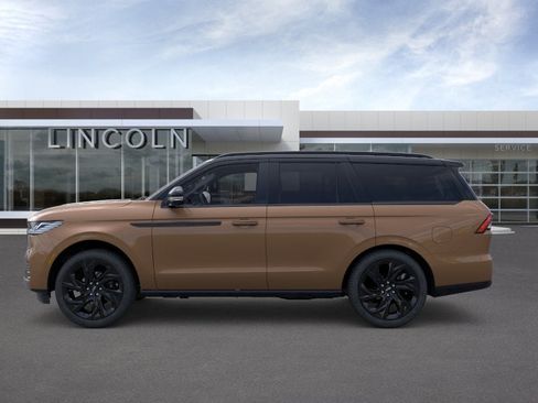 New 2026 Lincoln Navigator Black Label AWD/4WD image 3
