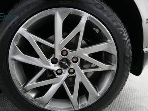 Used 2023 Genesis GV60 Advanced image 9