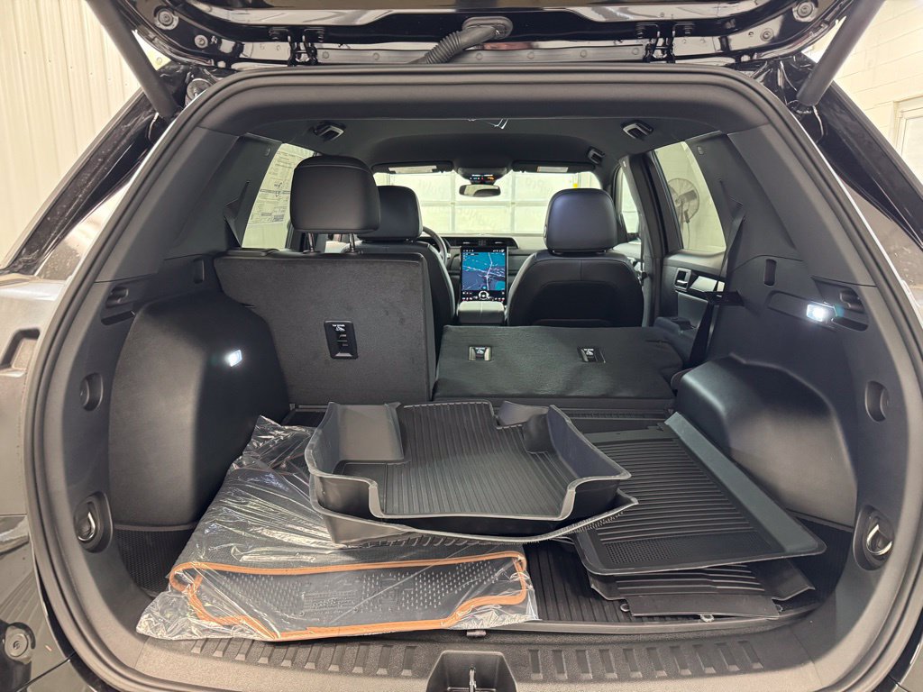 New 2026 GMC Terrain AT4 w/ LPO, Floor Liner Package AWD/4WD image 23
