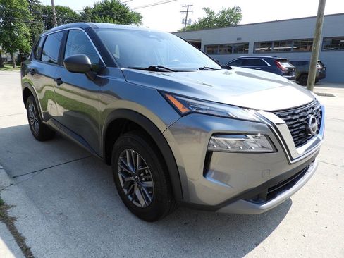 Used 2023 Nissan Rogue S AWD/4WD image 9