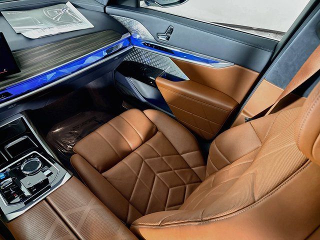 Certified 2023 BMW i7 xDrive60 w/ Executive Package 2 AWD/4WD image 25