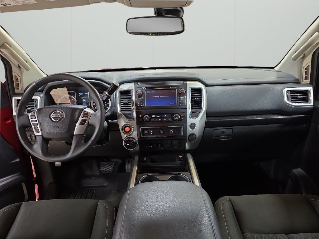 Used 2017 Nissan Titan SV AWD/4WD image 21