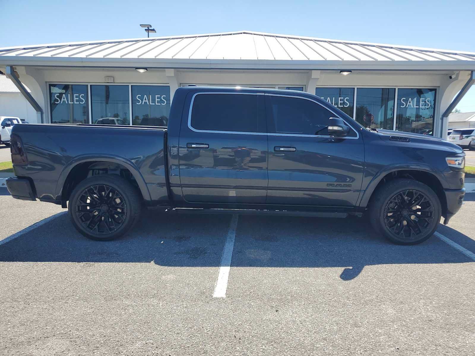 Used 2019 RAM 1500 Limited AWD/4WD image 9