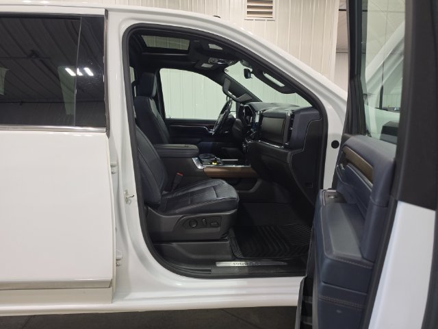 Used 2024 Chevrolet Silverado 3500 High Country w/ Technology Package AWD/4WD image 30