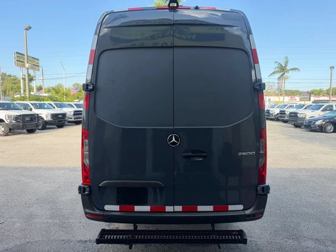 Used 2019 Mercedes-Benz Sprinter 170 image 3