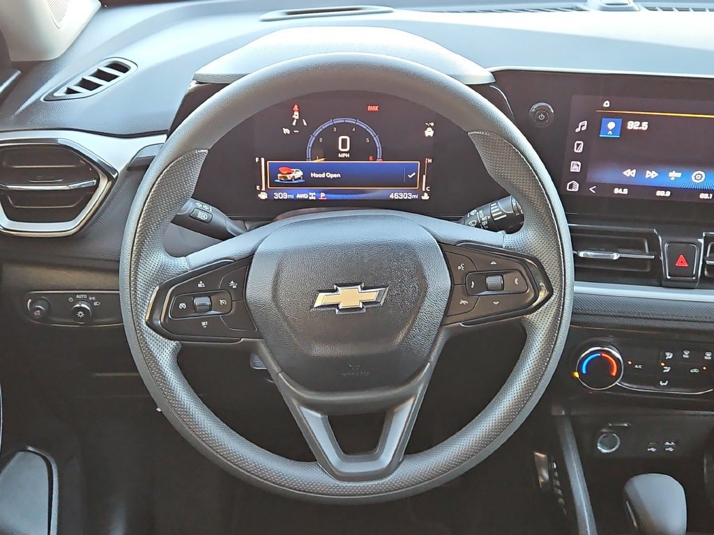 Used 2025 Chevrolet TrailBlazer LT AWD/4WD image 23