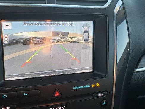 Used 2019 Ford Explorer Limited w/ Ford Safe & Smart Package image 18