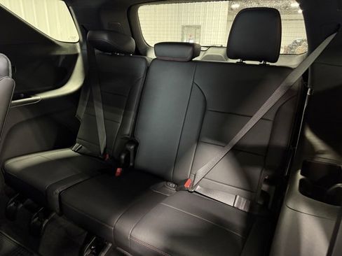 New 2026 Chevrolet Traverse Z71 w/ LPO, Floor Liner Package image 32