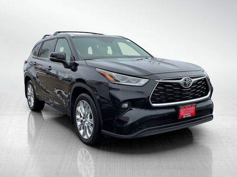 Used 2024 Toyota Highlander Limited image 7